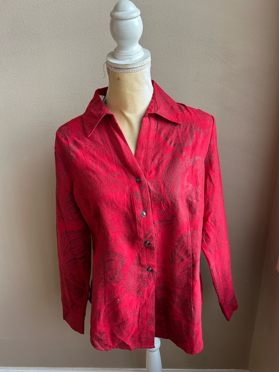Tops - Urban Cotton Company Paisely Long Sleeve Red Shirt Sz M 4122